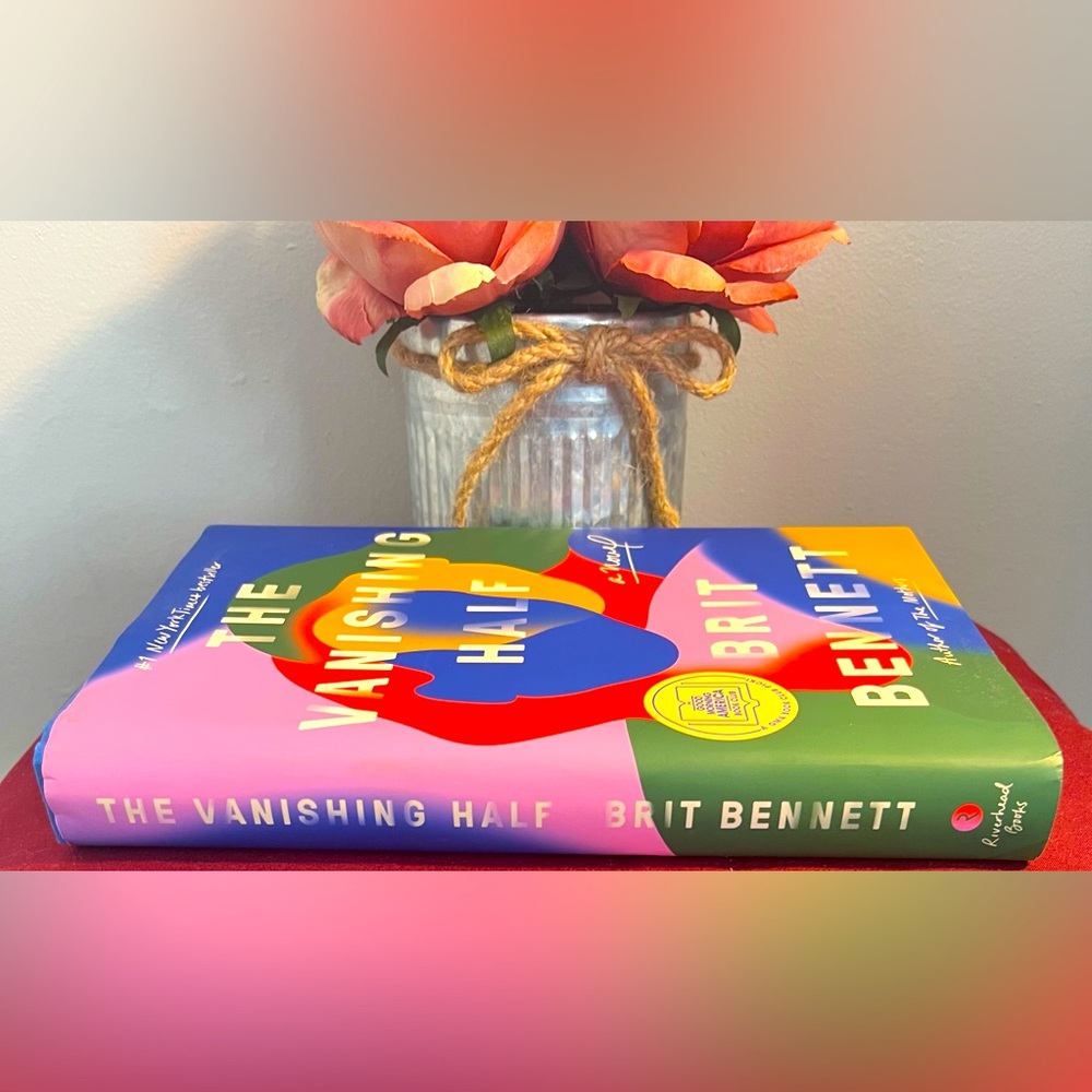 #1 NEW YORK TIMES BESTSELLER “THE VANISHING HALF” By BRIT BENNETT. - Picture 4 of 6